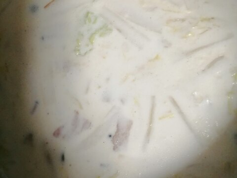 白菜とベーコンと中華あじの牛乳スープ